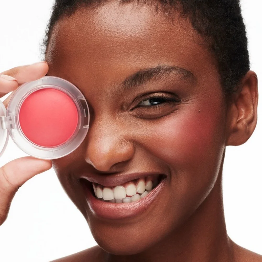 MAC Go Play Bouncy Blush in Heat Index -Bright Pink